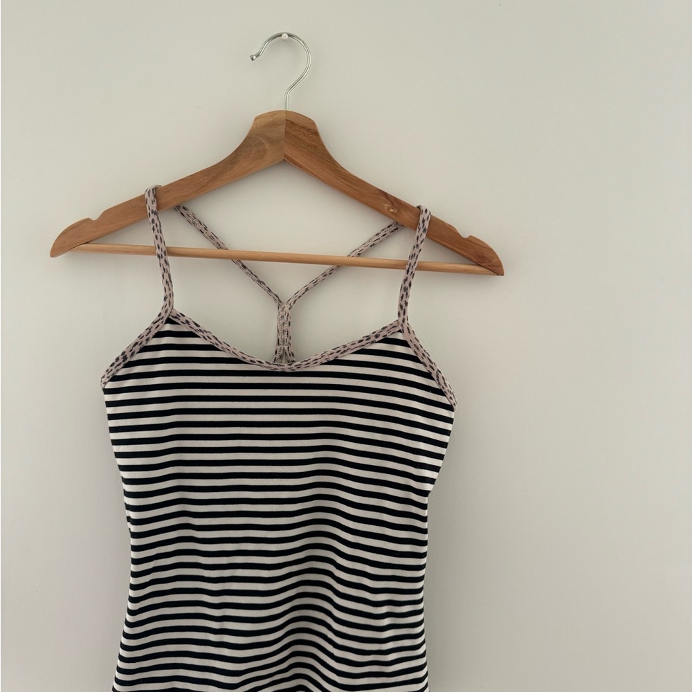 LULULEMON CROPPED Striped Black and White TANK